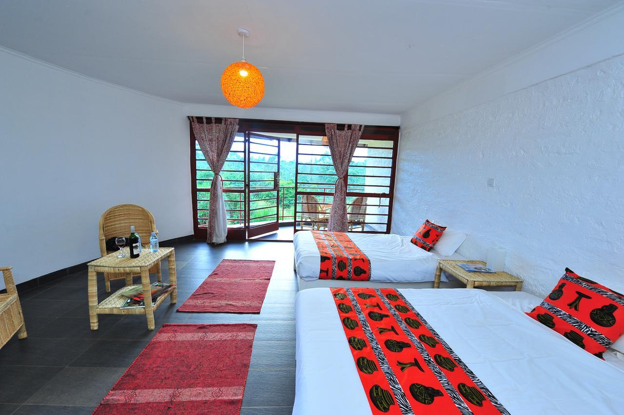 Koi Koi, Fort Portal Kasusu Экстерьер фото